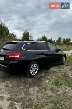 Універсал Peugeot 308 2015 в Рівному