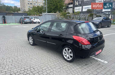 Хэтчбек Peugeot 308 2012 в 