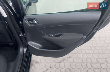 Хэтчбек Peugeot 308 2012 в 