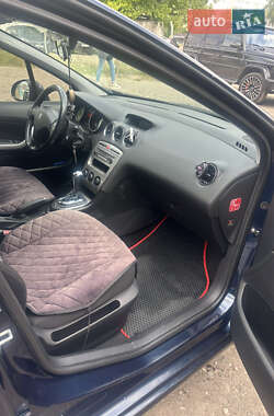 Хэтчбек Peugeot 308 2010 в 