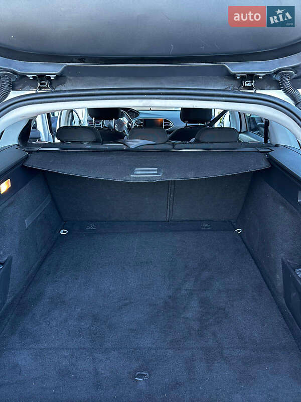 Універсал Peugeot 308 2015 в Чернівцях