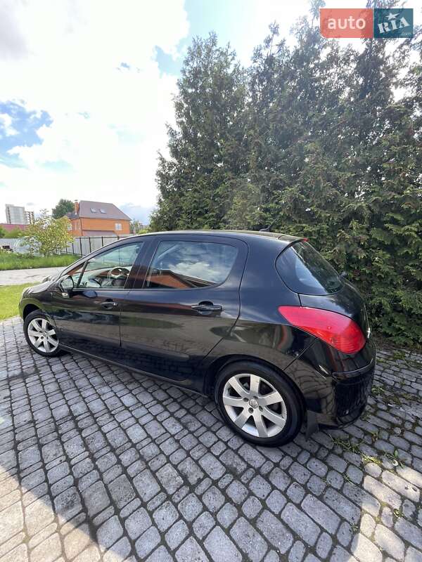 Хетчбек Peugeot 308 2010 в Києві