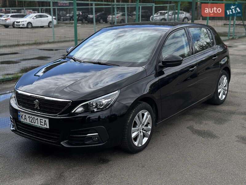 Peugeot 308 2021