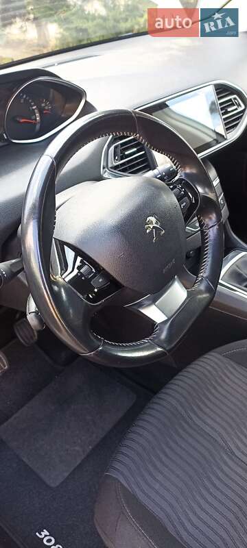 Универсал Peugeot 308 2015 в Каменке