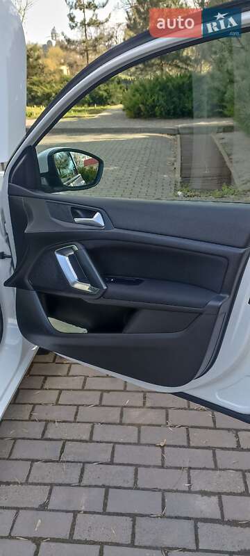 Универсал Peugeot 308 2015 в Каменке