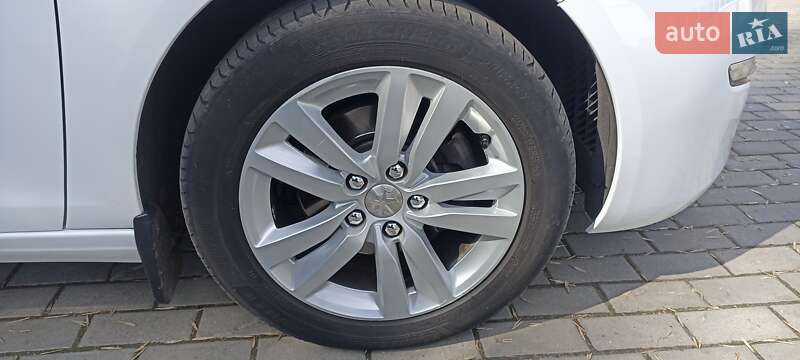 Универсал Peugeot 308 2015 в Каменке