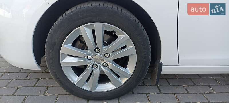 Универсал Peugeot 308 2015 в Каменке