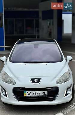 Хэтчбек Peugeot 308 2012 в 