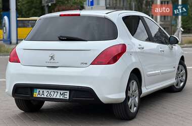 Хэтчбек Peugeot 308 2012 в 