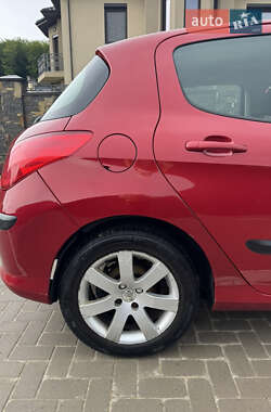 Хетчбек Peugeot 308 2008 в 