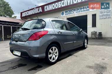 Хетчбек Peugeot 308 2011 в 