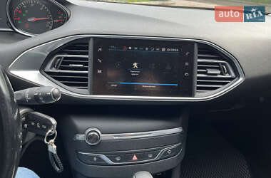 Хэтчбек Peugeot 308 2017 в 