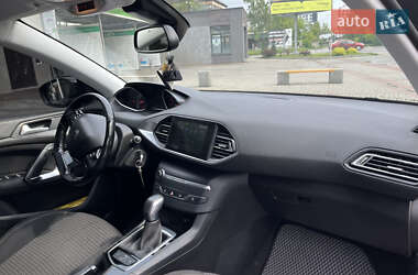 Хэтчбек Peugeot 308 2017 в 