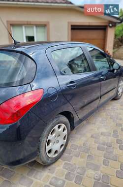 Хетчбек Peugeot 308 2011 в 
