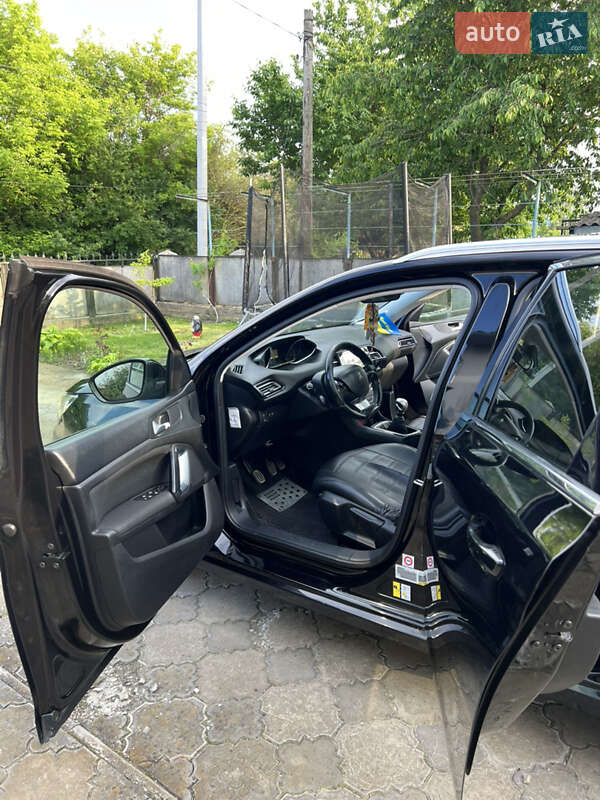 Універсал Peugeot 308 2015 в Чернівцях