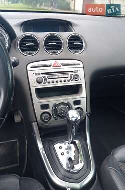Хэтчбек Peugeot 308 2011 в 