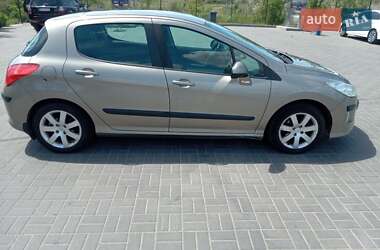 Хетчбек Peugeot 308 2011 в Дніпрі