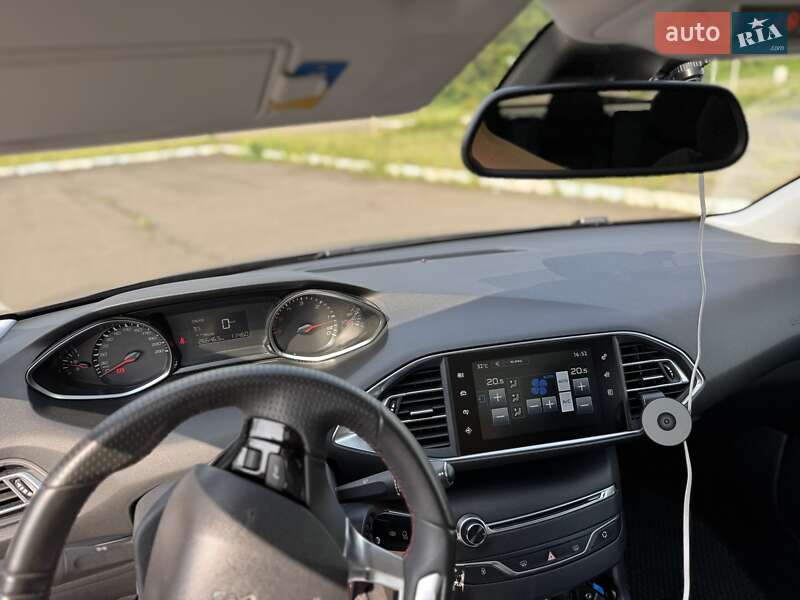 Универсал Peugeot 308 2015 в Ровно