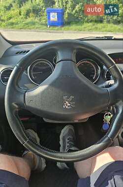 Хэтчбек Peugeot 308 2010 в 