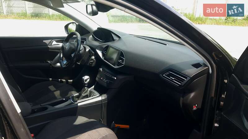 Хетчбек Peugeot 308 2015 в Києві