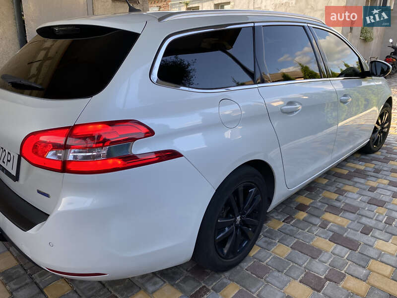 Універсал Peugeot 308 2015 в Нікополі
