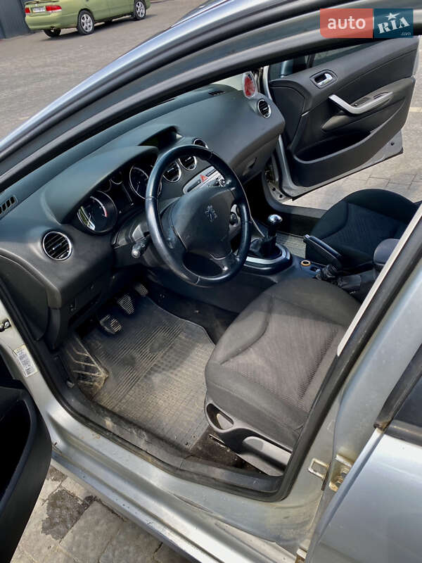 Хэтчбек Peugeot 308 2008 в Надворной