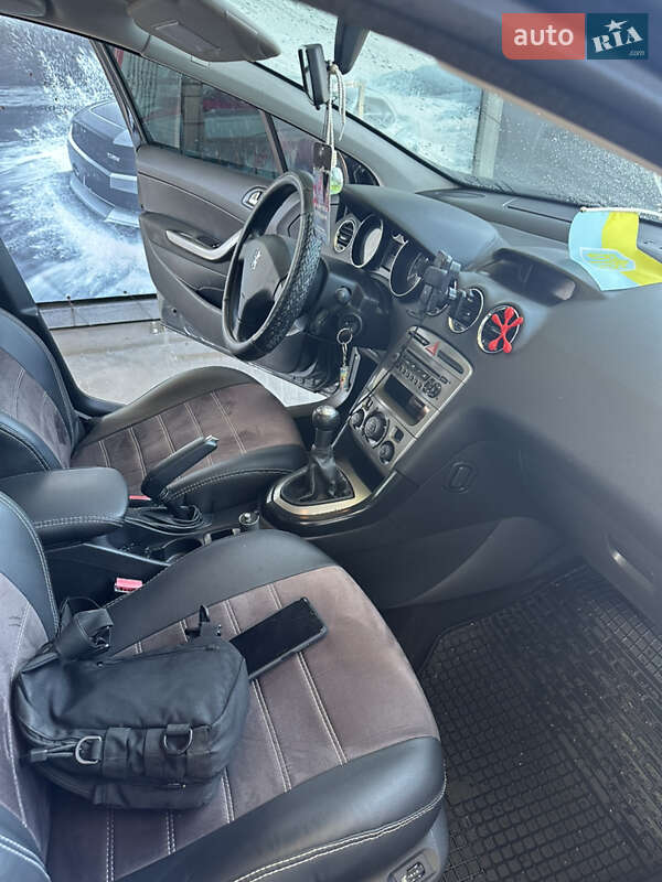 Хэтчбек Peugeot 308 2009 в Львове