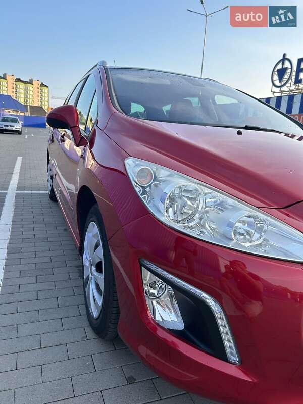Универсал Peugeot 308 2012 в Калуше