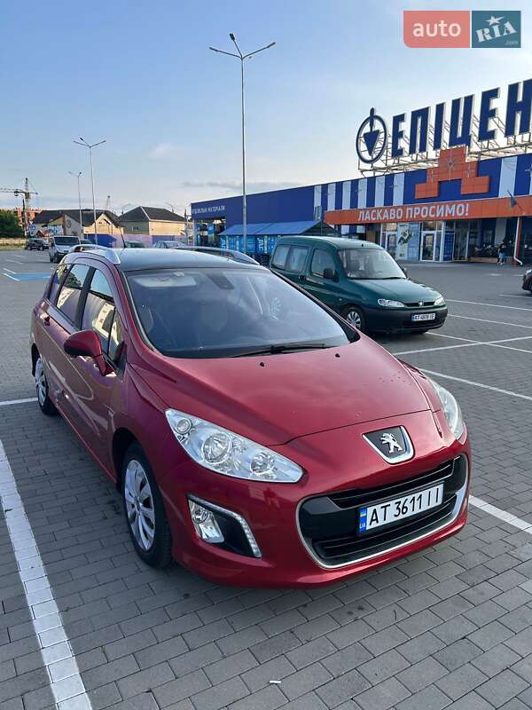 Универсал Peugeot 308 2012 в Калуше