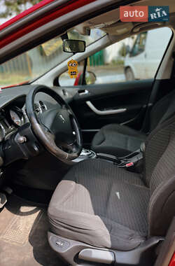 Хэтчбек Peugeot 308 2009 в 
