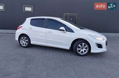 Хетчбек Peugeot 308 2012 в 