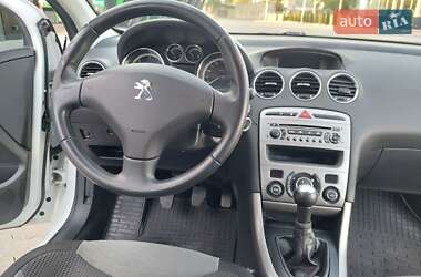 Хетчбек Peugeot 308 2012 в 