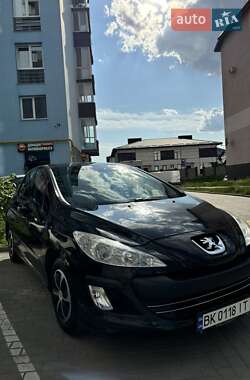 Хэтчбек Peugeot 308 2010 в Ровно