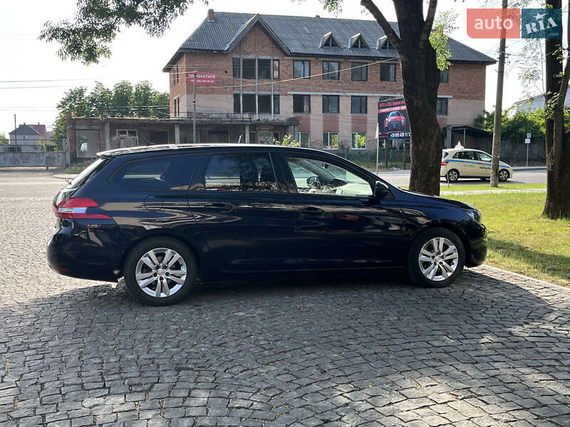 Універсал Peugeot 308 2016 в Виноградові