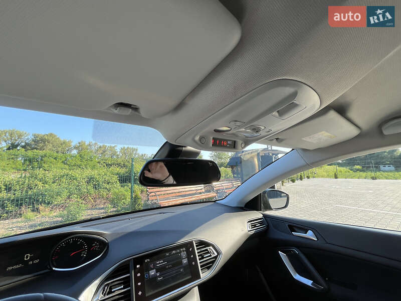 Універсал Peugeot 308 2016 в Виноградові