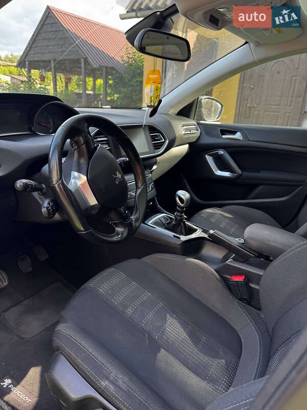 Універсал Peugeot 308 2015 в Черкасах