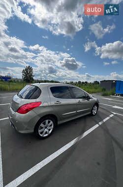 Хэтчбек Peugeot 308 2012 в Софиевской Борщаговке