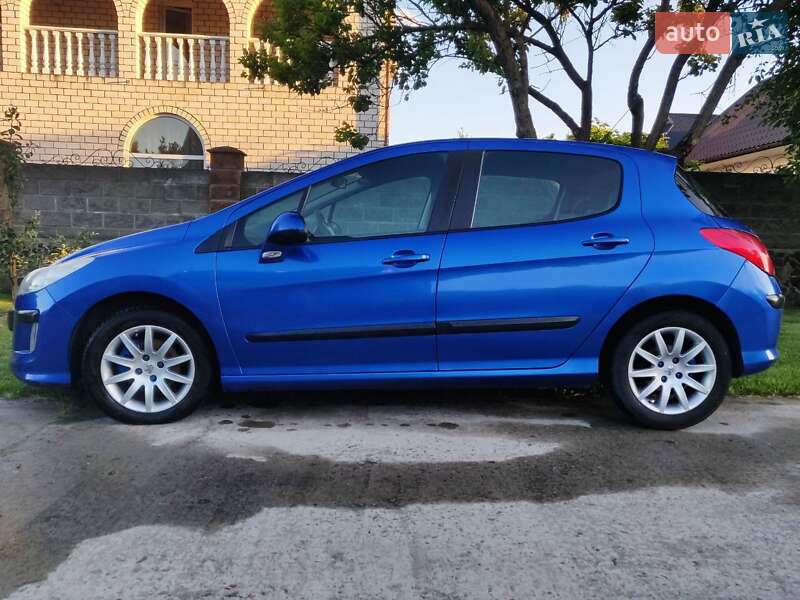 Хетчбек Peugeot 308 2010 в Вараші