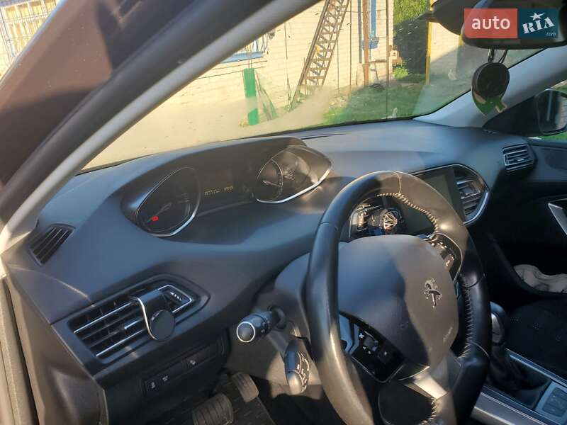 Універсал Peugeot 308 2015 в Житомирі