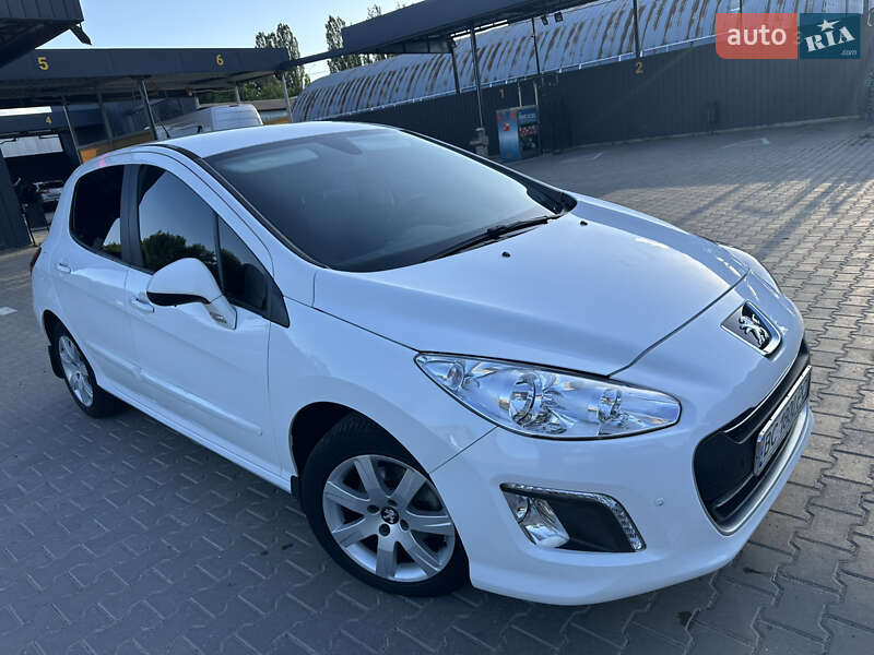 Peugeot 308 2011