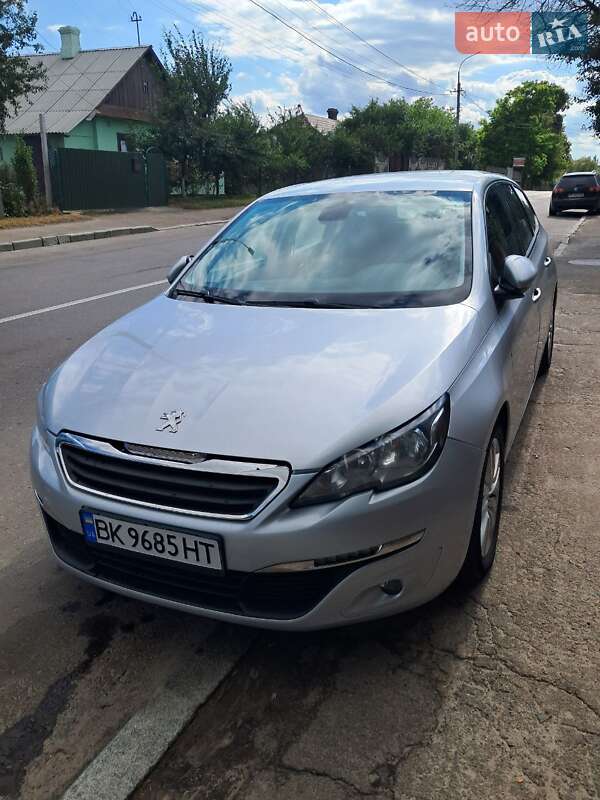 Универсал Peugeot 308 2015 в Ровно