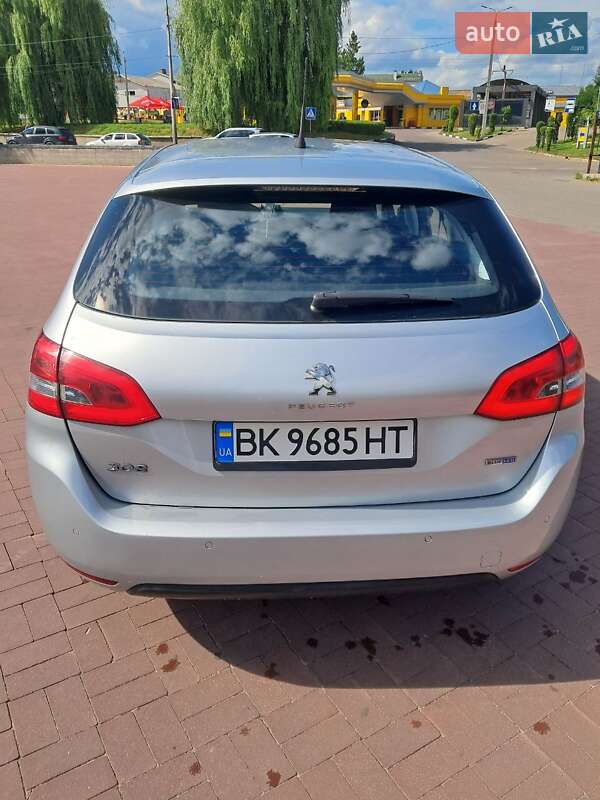 Универсал Peugeot 308 2015 в Ровно