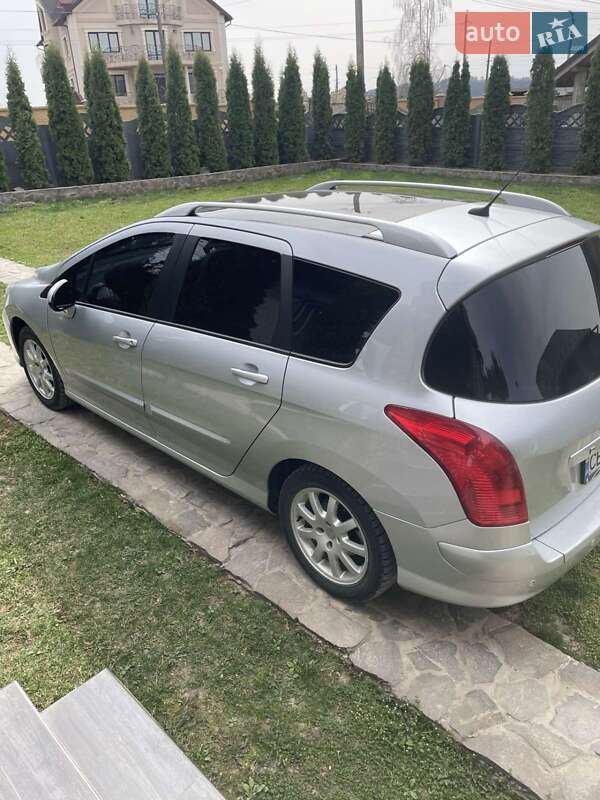 Універсал Peugeot 308 2010 в Чернівцях