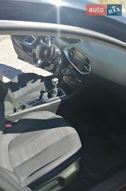 Универсал Peugeot 308 2015 в 