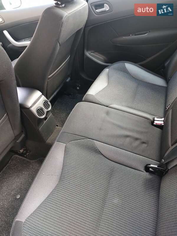 Хетчбек Peugeot 308 2009 в Острозі