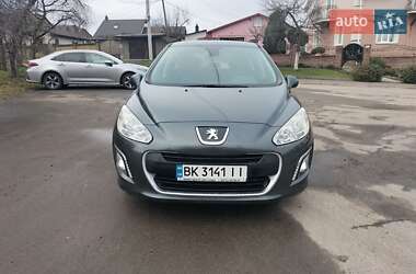 Хэтчбек Peugeot 308 2012 в 