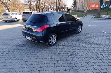 Хэтчбек Peugeot 308 2011 в 