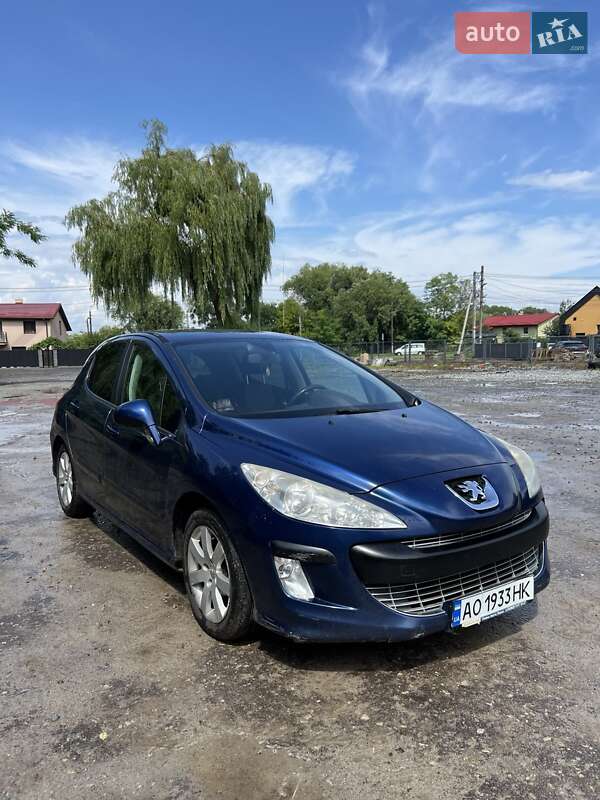 Хэтчбек Peugeot 308 2008 в 