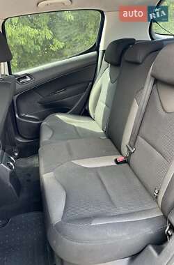 Хэтчбек Peugeot 308 2008 в 