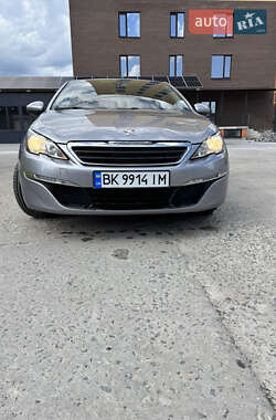 Универсал Peugeot 308 2015 в Остроге